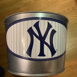 Yankees Metal Bucket