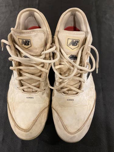 White Used Size Men's 10.5 (W 11.5) New Balance