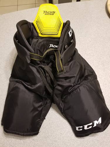 WORN ONCE Junior Small CCM Tacks 3092 Hockey Pants
