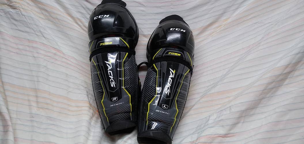Used Senior CCM Tacks 7092 Shin Pads