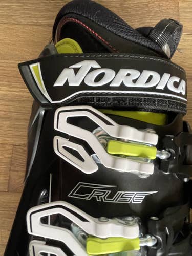 Unisex All Mountain Soft Flex Cruise Ski Boots