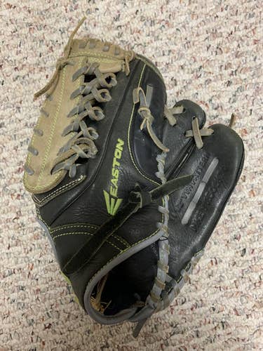 Youth Infield 11.5" Easton Mako Baseball Glove In Great Condition