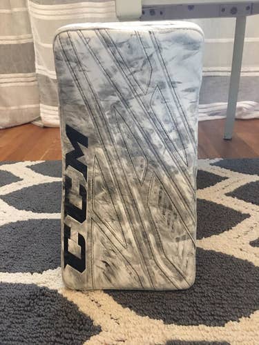 CCM Extreme Flex 4 Goalie Blocker (Senior)