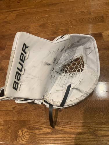 White Senior Used Bauer Regular Supreme 1S