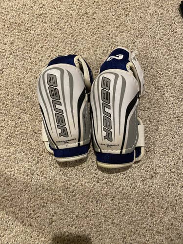 BARELY USED Senior Medium Bauer Nexus 4000 Elbow Pads