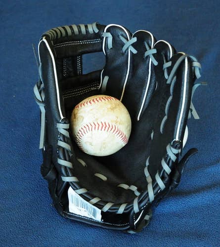 Black New Akadema Right Hand Throw Infield Baseball Glove 10.5"