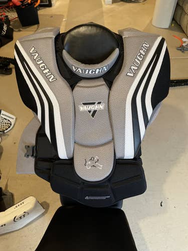 Senior Medium Vaughn Ventus SLR Pro Carbon Goalie Chest Protector