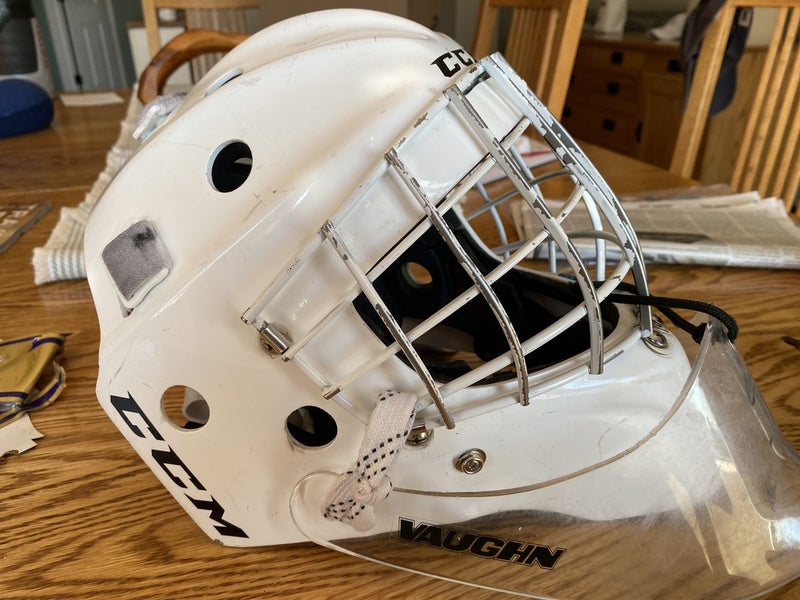 White Used CCM 9000 Goalie Mask