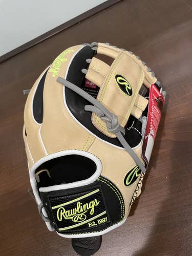 Rawlings Heart of the Hide GOTM PRO315-13BCO NWT FSO 11.75"
