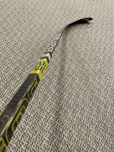 Bauer 2S pro P28 87 flex hockey stick