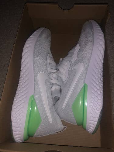 Nike Epic React Flyknit 2