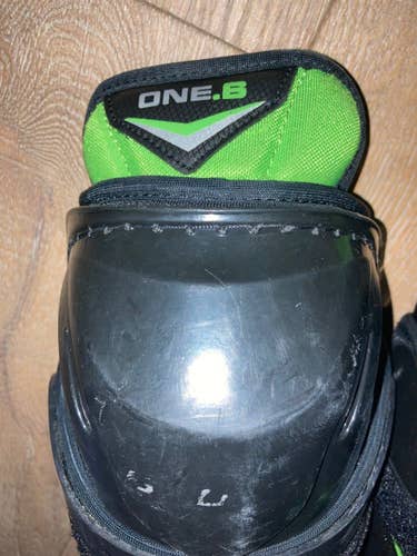 Bauer Supreme One.6 Shin Pads Junior Bauer 11" Black