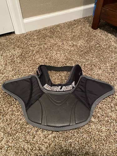 Used Bauer Vapor Neck Guard Sr
