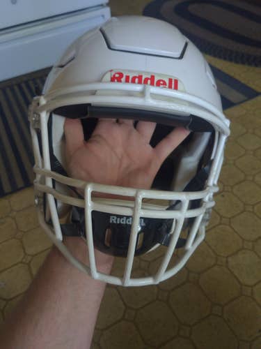 Large white Riddell SpeedFlex Helmet