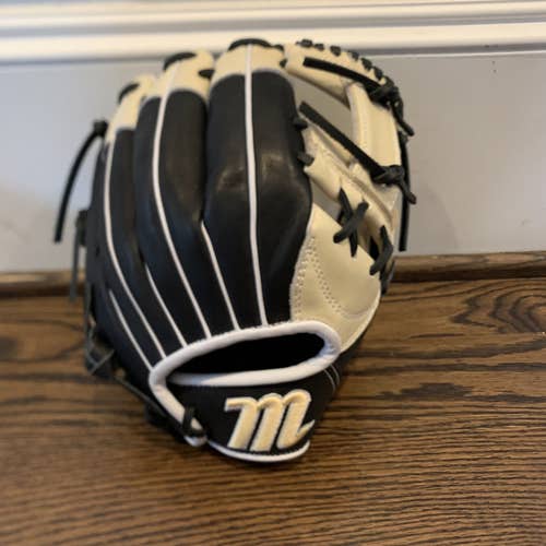 NWT Marucci Ascension 11.25" Youth  Glove