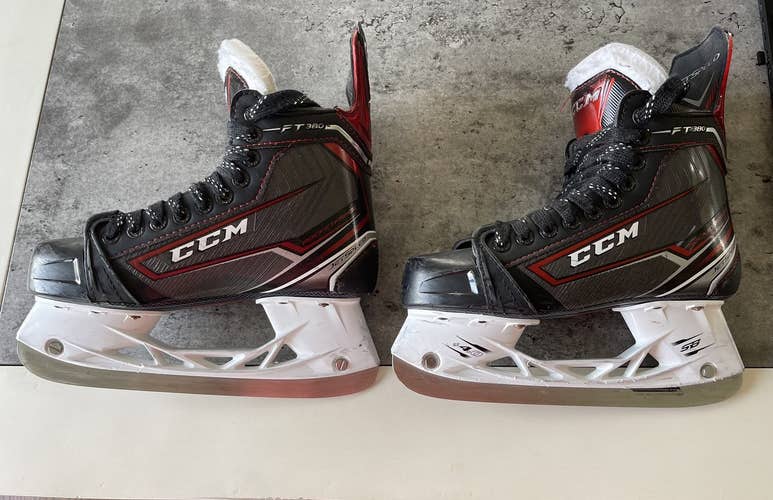 Junior CCM Regular Width Size 4.5 JetSpeed FT380 Hockey Skates