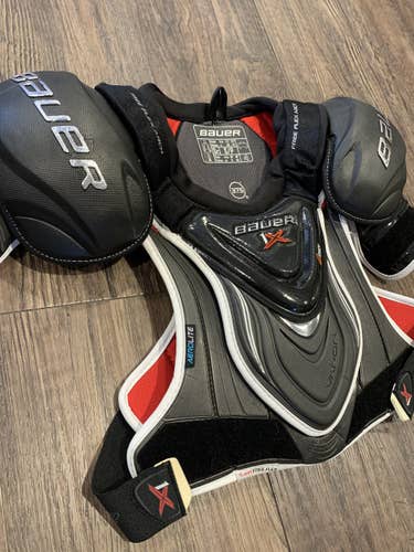 New Bauer Vapor 1X Shoulder Pads - Senior Small