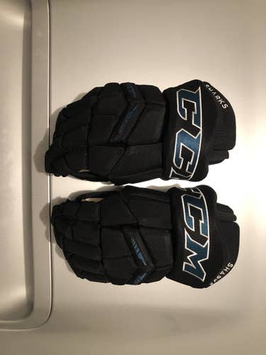 Brand New Team Issue Senior CCM 14" Pro Stock HG65C Gloves