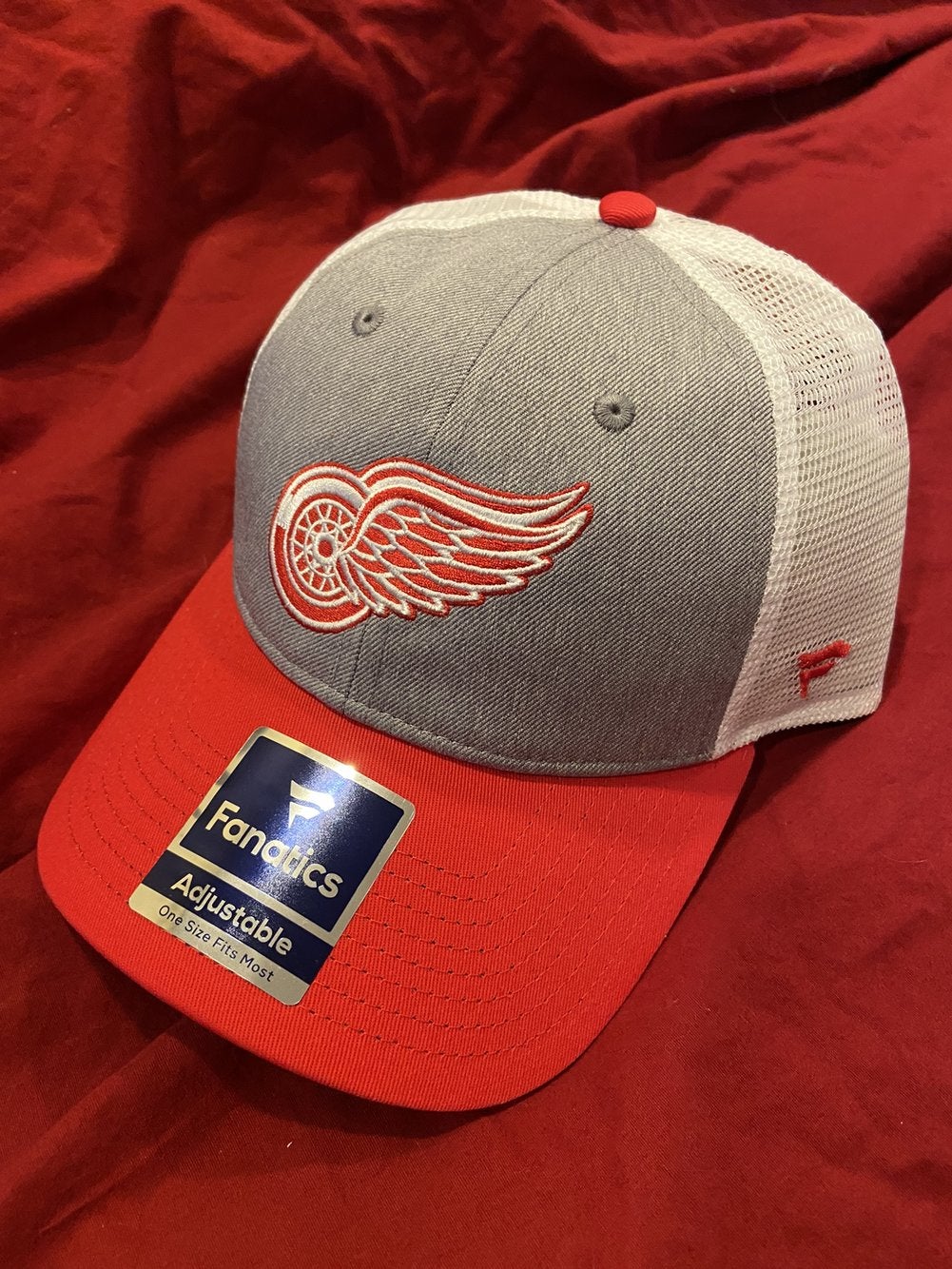 NHL Detroit Red Wings Fanatics Mesh Strapback Hockey Hat - NEW NWT