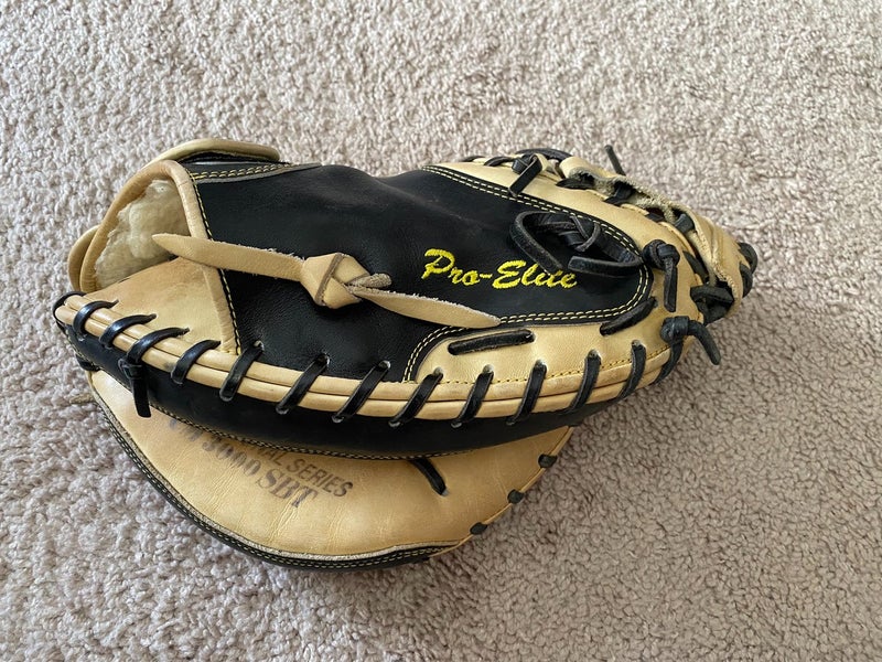Black Used Adult All Star Right Hand Throw Catcher's CM3000SBT Baseball Glove 33.5"