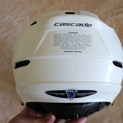 White Used Youth Goalie Cascade CPV-R Helmet (Sm/Md)