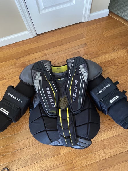 Used Medium Bauer Supreme s29 Goalie Chest Protector