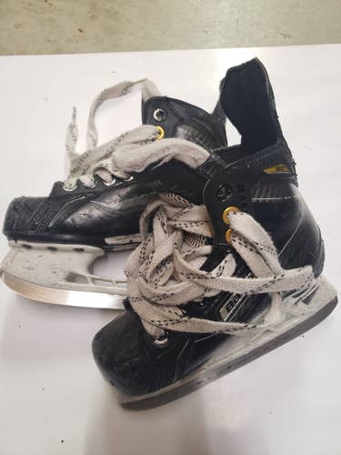 Junior Used Bauer Supreme 160 Hockey Skates Regular Width Size 11