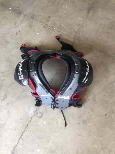 Riddell Pursuit Youth Shoulder Pads 13-14”