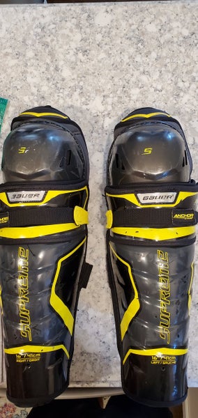 Used Senior Bauer Supreme s29 Shin Pads