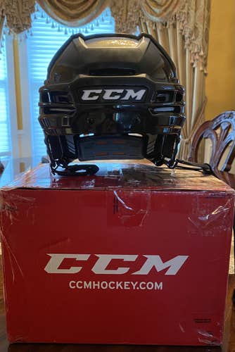 New Black Medium CCM  Tacks 910 Helmet