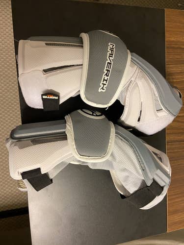 Barely Used Large Maverik Rome RX Arm Pads