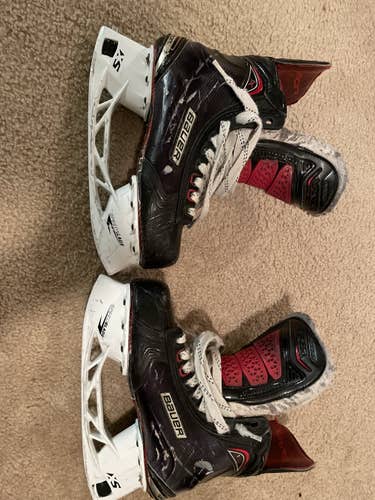 Senior Bauer Regular Width  Size 6 Vapor 1X Hockey Skates