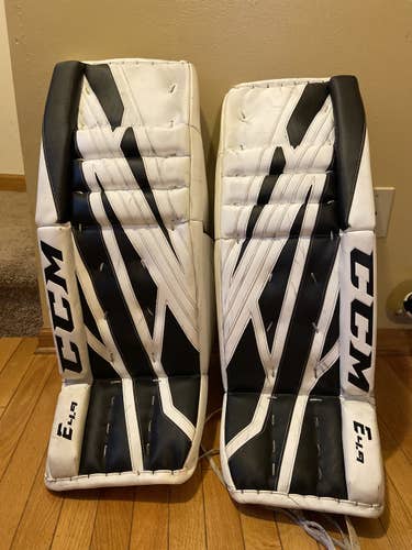 Used Senior 33"+1 CCM Extreme flex 4.9 Goalie Leg Pads