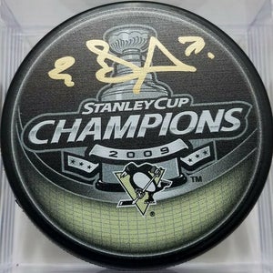 EVGENI MALKIN 2009 STANLEY CUP CHAMPIONS Penguins Signed Hockey Puck Gold
