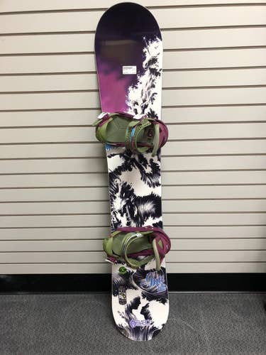 Used Gnu B Pro 152 Cm Snowboard Womens Combo