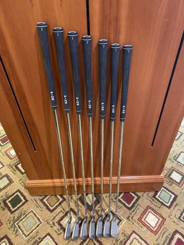 Men's Right Handed Regular Flex Steel Shaft G5 Iron Set