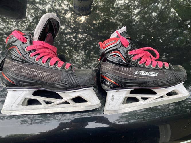 Used Bauer Regular Width  Size 3 vapor x900 Hockey Goalie Skates