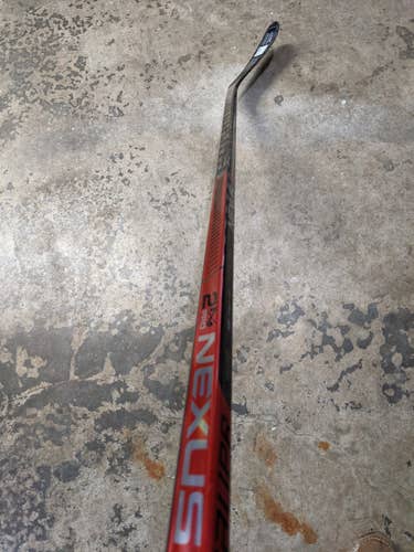 Two (2) pack New Senior Bauer Right Handed Nexus 2N Pro Hockey Stick P28