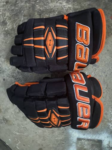 Black and Orange Used Senior Bauer Nexus 800 Gloves 14"