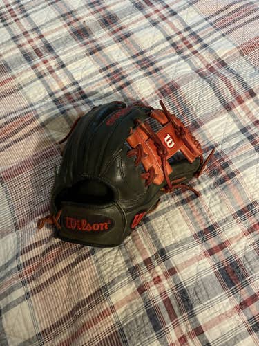 Used Right Hand Throw 11.75" A2000 Baseball Glove
