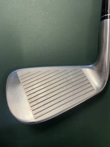 Men's 6 Iron Regular Flex Steel Shaft P790