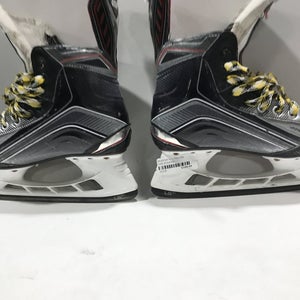 Junior Used Bauer Vapor XLTX Pro+ Hockey Skates Regular Width Size 5.5