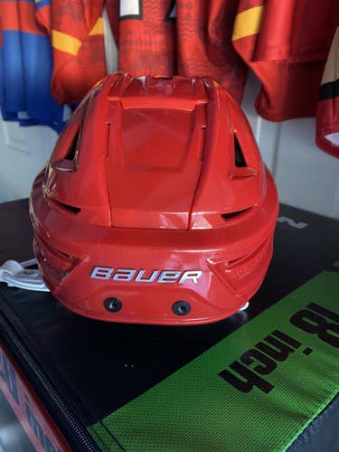 Red New Medium Bauer Re-Akt 150 Helmet