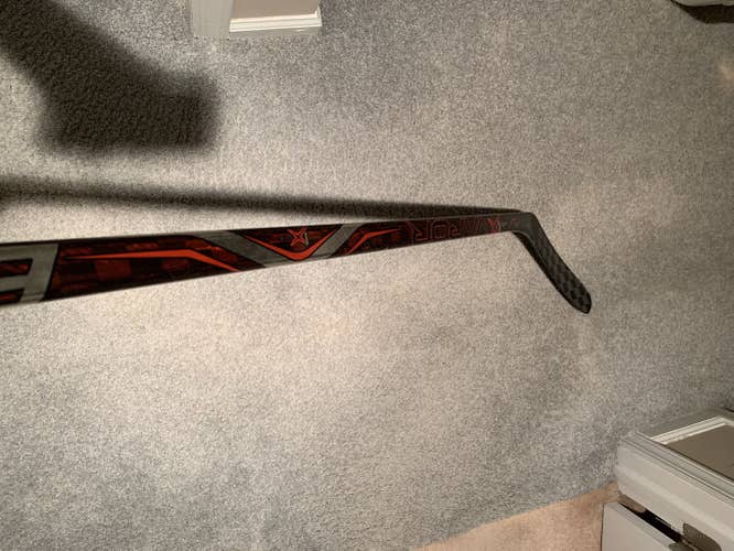 Intermediate Right Handed Mid Pattern  Vapor 1X Lite Hockey Stick