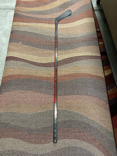 Senior Right Handed Toe Pattern  Jetspeed FT4 Pro Hockey Stick