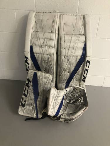 White Used Senior 34" CCM Regular Extreme Flex III Goalie Full Set