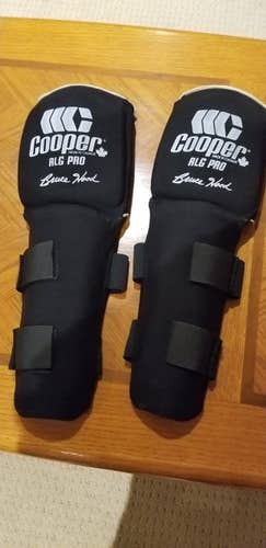 Vintage Referee Cooper Shin Pads large
