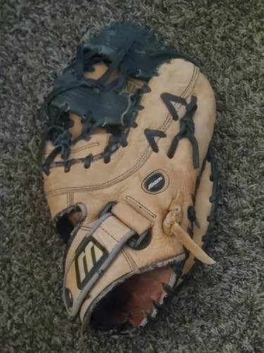 Yellow Used Kid Pitch (9YO-13YO) Mizuno Right Hand Throw First Base Pro Baseball Glove 11.5"