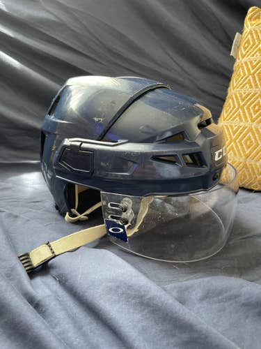 Blue Used Medium CCM Pro Stock Vector V08 Helmet