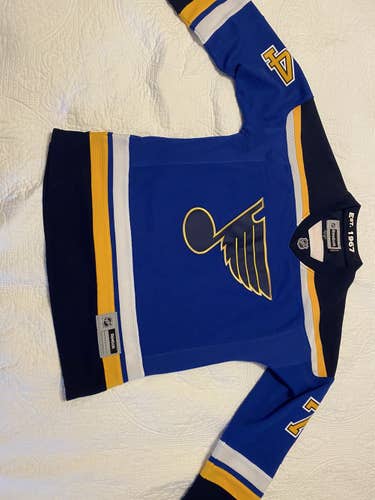 St. Louis blues TJ Oshie Women’s Cut Size medium